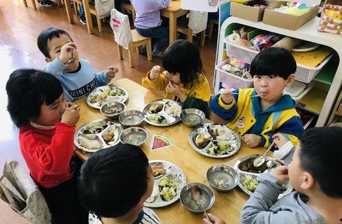 娱乐吃瓜酱幼儿园,揭秘童趣世界里的欢乐与成长  第1张